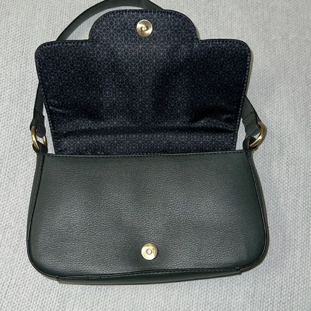 TIME and TRU Small Dark Green Faux Pebbled Leather Hobo Bag Purse